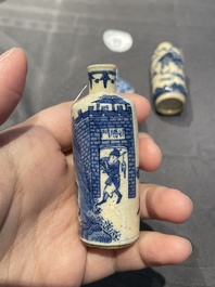 Cinq tabati&egrave;res en porcelaine de Chine en bleu et blanc, 19/20&egrave;me