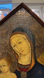 &Eacute;cole italienne, suiveur de Sano Di Pietro (1406-1481): 'Vierge &agrave; l'Enfant', huile sur panneau