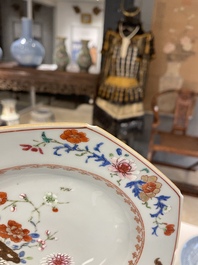 Een diverse collectie Chinees blauw-wit en famille rose porselein, Yongzheng en later