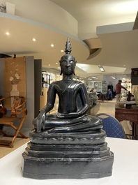 Een grote bronzen Boeddha, Birma (Myanmar), Arakan Staat, 16/17e eeuw