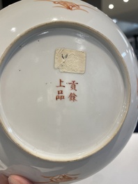 Een paar Chinese koraalrode 'bamboe' borden en een famille verte schotel met een pioen, 19/20e eeuw
