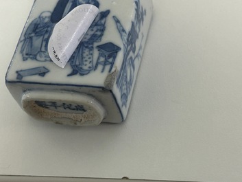 Five Chinese blue and white, iron-red and qianjiang cai snuff bottles, 19/20th C.