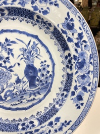 Vier Chinese blauw-witte schotels, Yongzheng/Qianlong