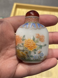 Une collection vari&eacute;e de tabati&egrave;res en jade, pierres dures et verre, Chine, 19/20&egrave;me