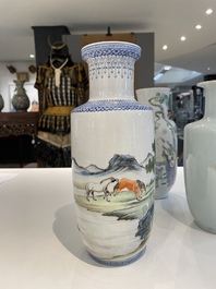 Cinq vases en porcelaine de Chine famille rose et verte, 19/20&egrave;me