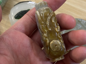 Negen Chinese snuifflessen in jade, hardsteen en glas, 19/20e eeuw