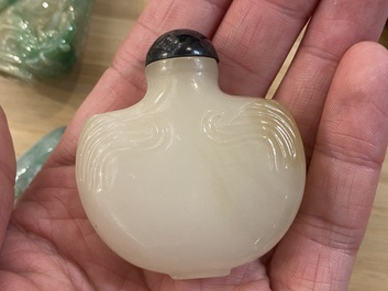 Negen Chinese snuifflessen in jade, hardsteen en glas, 19/20e eeuw