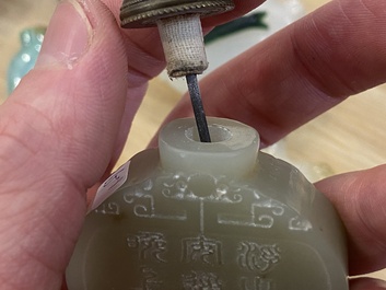 Negen Chinese snuifflessen in jade, hardsteen en glas, 19/20e eeuw