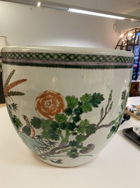 Aquarium en porcelaine de Chine famille verte &agrave; d&eacute;cor de faisans, 19&egrave;me