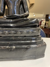 Een grote bronzen Boeddha, Birma (Myanmar), Arakan Staat, 16/17e eeuw