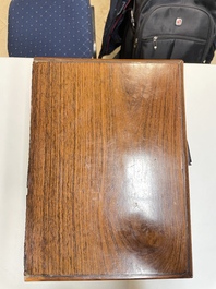 Cabinet en bois dur et huanghuali aux montures en bronze pour le march&eacute; europ&eacute;en, Chine, 19&egrave;me
