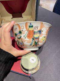A rare Chinese famille verte 'Avalokitesvara' bowl, Da Xiong Bao Dian 大雄寶殿 mark, 19th C.