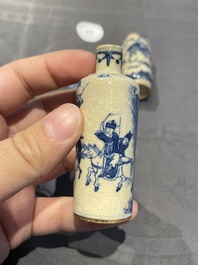 Cinq tabati&egrave;res en porcelaine de Chine en bleu et blanc, 19/20&egrave;me