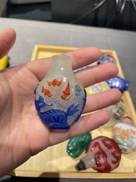 Une collection vari&eacute;e de tabati&egrave;res en jade, pierres dures et verre, Chine, 19/20&egrave;me