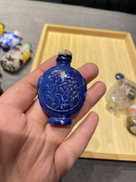 Une collection vari&eacute;e de tabati&egrave;res en jade, pierres dures et verre, Chine, 19/20&egrave;me