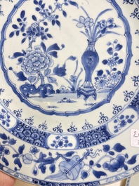 Vier Chinese blauw-witte schotels, Yongzheng/Qianlong