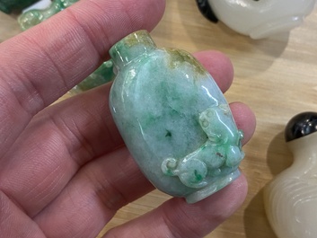 Negen Chinese snuifflessen in jade, hardsteen en glas, 19/20e eeuw