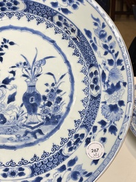 Vier Chinese blauw-witte schotels, Yongzheng/Qianlong