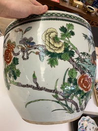 Aquarium en porcelaine de Chine famille verte &agrave; d&eacute;cor de faisans, 19&egrave;me