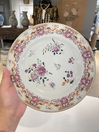 Thirteen Chinese famille rose plates, Yongzheng/Qianlong