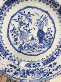 Vier Chinese blauw-witte schotels, Yongzheng/Qianlong
