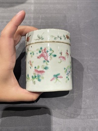 Een diverse collectie Chinees porselein, 19e eeuw