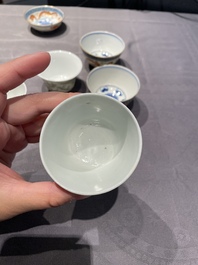 Een collectie Chinese famille rose, grisaille en ijzerrode koppen en kommen, 19/20e eeuw
