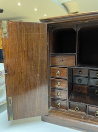 Cabinet en bois dur et huanghuali aux montures en bronze pour le march&eacute; europ&eacute;en, Chine, 19&egrave;me