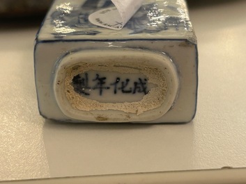Five Chinese blue and white, iron-red and qianjiang cai snuff bottles, 19/20th C.
