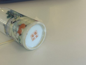 Vier Chinese famille rose snuifflessen en vier diverse snuifflessen, 19/20e eeuw