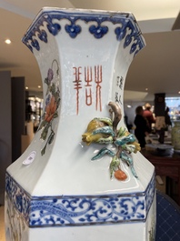 Vase de forme hexagonale en porcelaine de Chine qianjiang cai, sign&eacute; Hui Ru Shi 慧如氏, dat&eacute; 1910