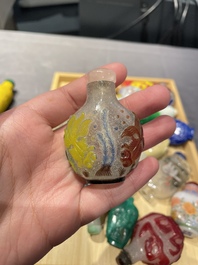 Une collection vari&eacute;e de tabati&egrave;res en jade, pierres dures et verre, Chine, 19/20&egrave;me