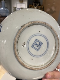 Een diverse collectie Chinees blauw-wit en famille rose porselein, Yongzheng en later