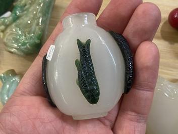 Negen Chinese snuifflessen in jade, hardsteen en glas, 19/20e eeuw