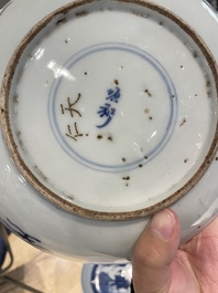 Een diverse collectie Chinees blauw-wit en famille rose porselein, Yongzheng en later
