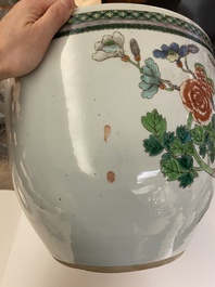 Aquarium en porcelaine de Chine famille verte &agrave; d&eacute;cor de faisans, 19&egrave;me