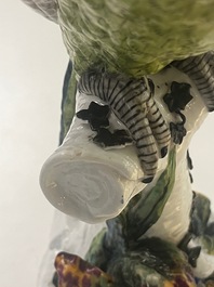 Impressionant perroquet en porcelaine polychrome de Meissen, Allemagne, 19&egrave;me