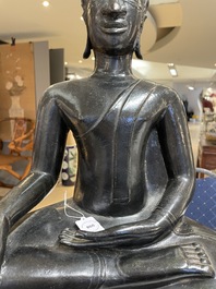 Een grote bronzen Boeddha, Birma (Myanmar), Arakan Staat, 16/17e eeuw