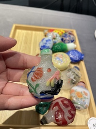Une collection vari&eacute;e de tabati&egrave;res en jade, pierres dures et verre, Chine, 19/20&egrave;me