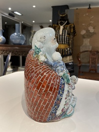Bouddha en porcelaine de Chine famille rose, marque de Zhu Mao Ji Zao 朱茂記造, R&eacute;publique