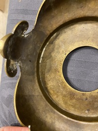 Six br&ucirc;le-parfums en bronze, Chine, 19/20&egrave;me