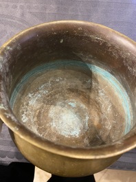 Six br&ucirc;le-parfums en bronze, Chine, 19/20&egrave;me