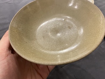 Een diverse collectie Chinees porselein en aardewerk, Song en later