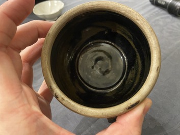 Een diverse collectie Chinees porselein en aardewerk, Song en later
