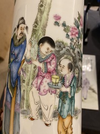 A Chinese famille rose hat stand, signed Yu Zhao 余釗, 19/20th C.
