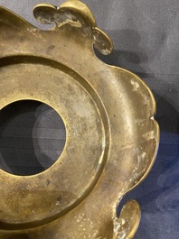 Six br&ucirc;le-parfums en bronze, Chine, 19/20&egrave;me