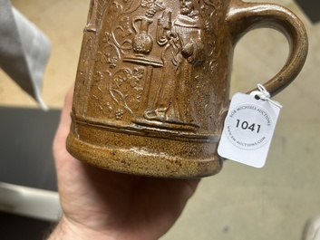 Een zeldzame Duitse steengoed pul met koning Gambrinus, Jan I van Brabant, Keulen of Frechen, ca. 1600