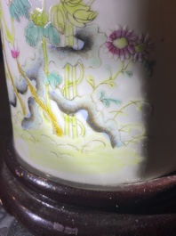 A Chinese famille rose 'nine peaches' vase and a lamp-mounted hat stand, 19th C.