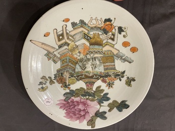 A Chinese qianjiang cai dish with Dai Yucheng 戴裕成 seal mark and a covered bowl, signed Yu Luchang 余吕昌 and dated 1885