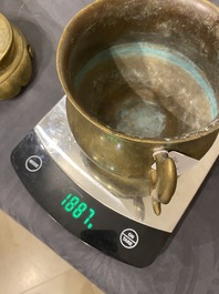 Six br&ucirc;le-parfums en bronze, Chine, 19/20&egrave;me